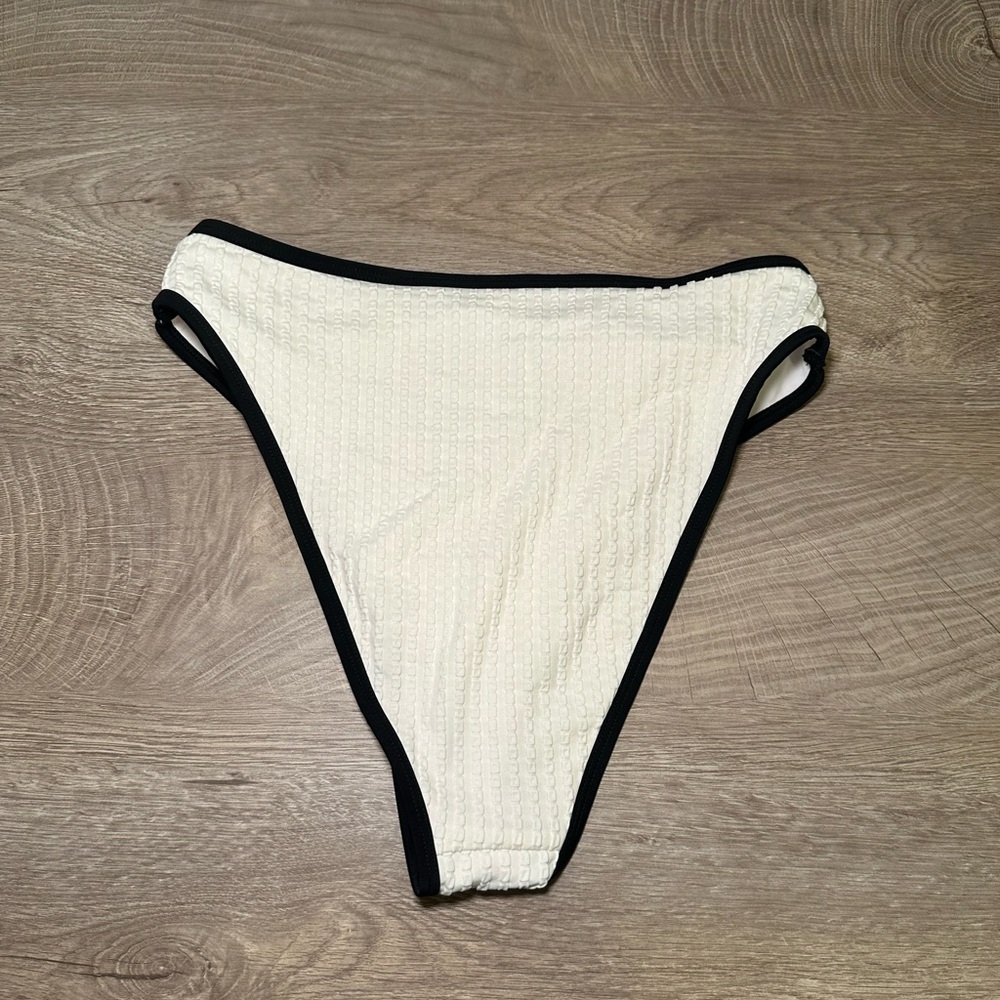 Cupshe White Ribbed Bikini Bottoms - Picture 5 of 8